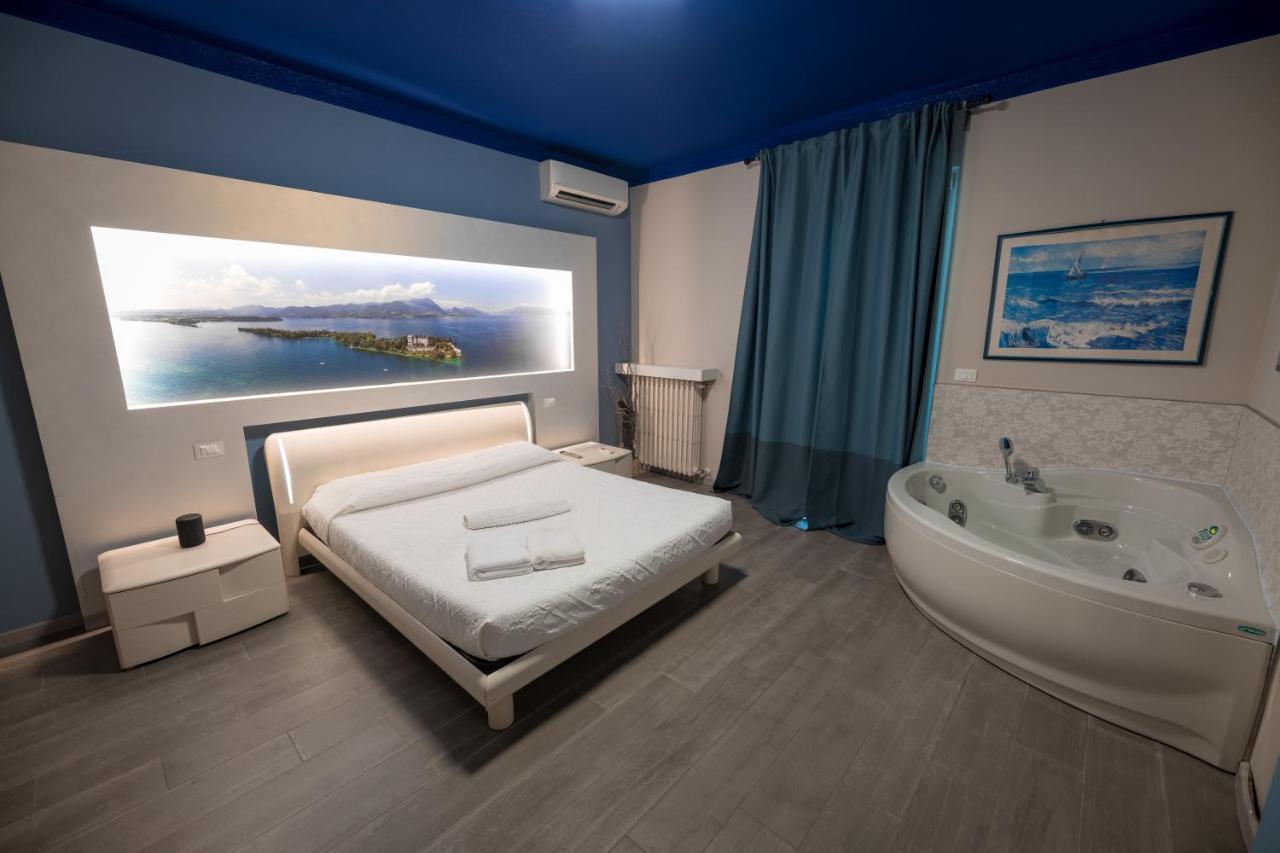 Garda Fantasy Apartment - Jacuzzi 데센자노델가르다 외부 사진